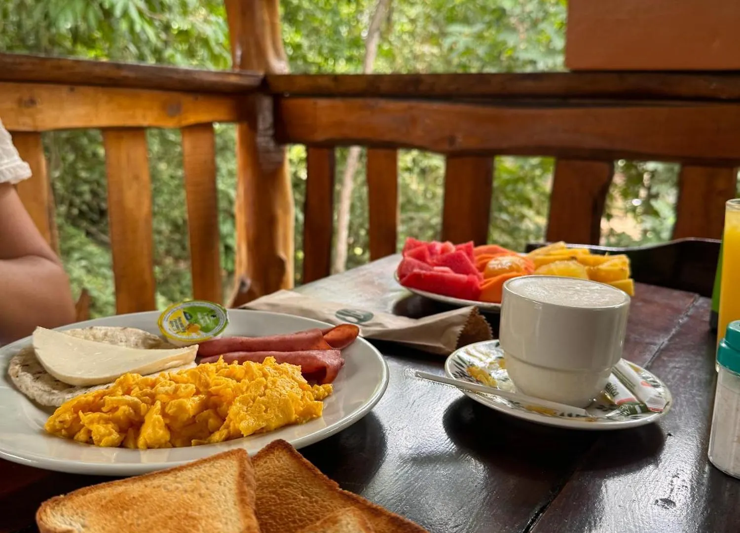 ***  Hotel Tropical San Jeronimo Colombia